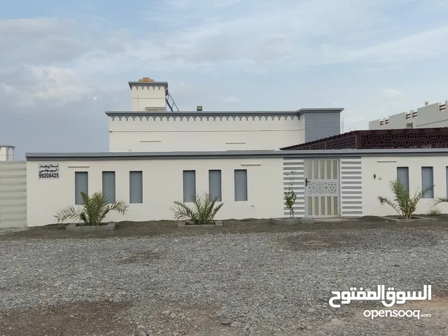 300 m2 2 Bedrooms Townhouse for Rent in Al Dakhiliya Manah
