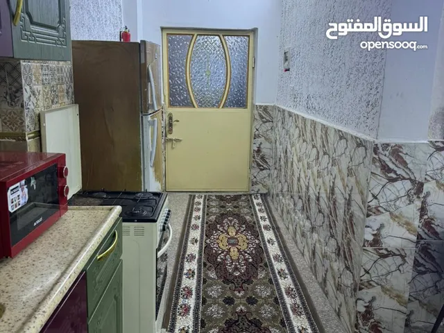 شقه مفروشه للايجار تقع في شارع فلسطين المستنصريه