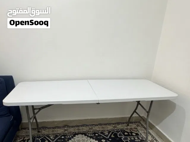طاولة طعام