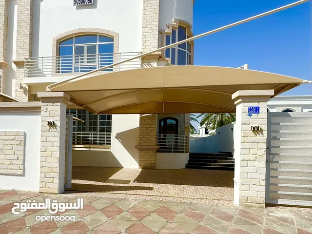 372 m2 5 Bedrooms Villa for Sale in Muscat Al Khoud