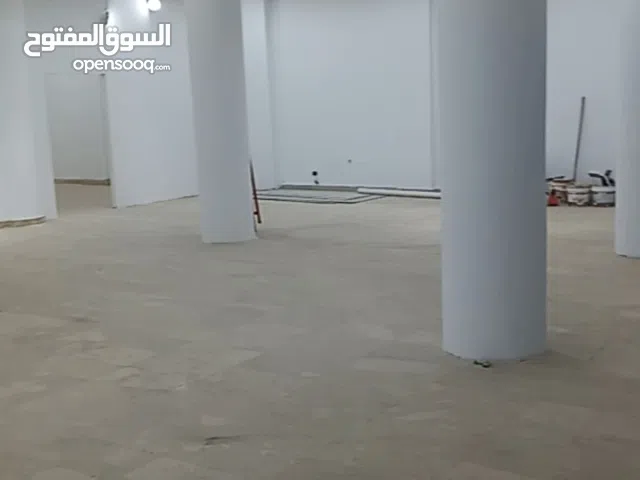 دور في عمارة تجارية للأجار