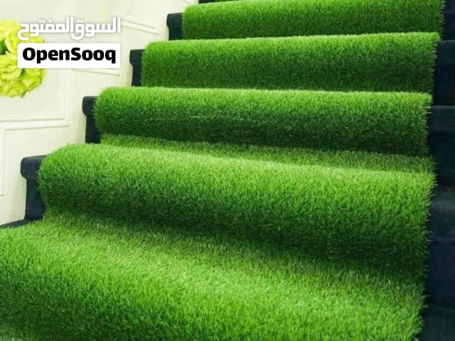 تعشيب الأراضي والحدائق وتقديم جميع خدمات الحدائق