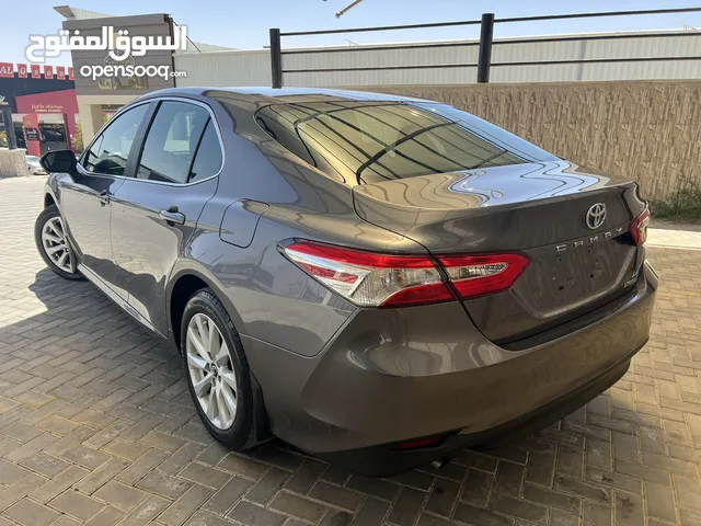 Toyota camry le 2020