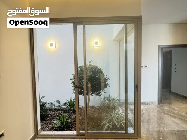 700 m2 5 Bedrooms Villa for Sale in Tripoli Souq Al-Juma'a