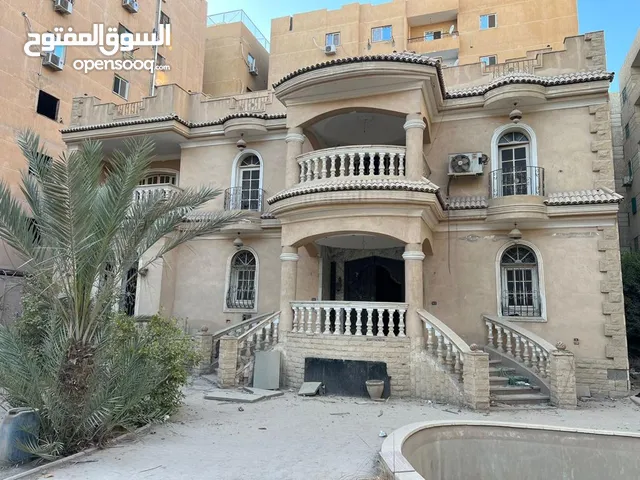 350 m2 More than 6 bedrooms Villa for Rent in Giza Hadayek al-Ahram