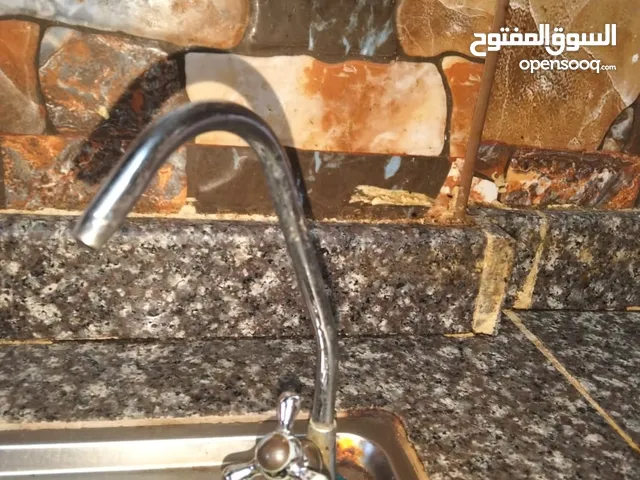 مجموعة اغراض كهربائية منزلية مستعملة .