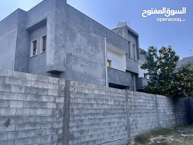 420 m2 5 Bedrooms Townhouse for Sale in Tripoli Ain Zara