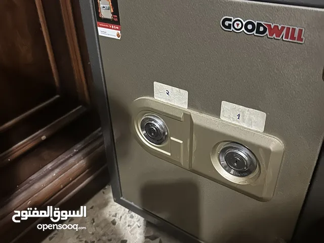 للبيع خزنه معاها4مفاتيح تحمل اكتر 100الف