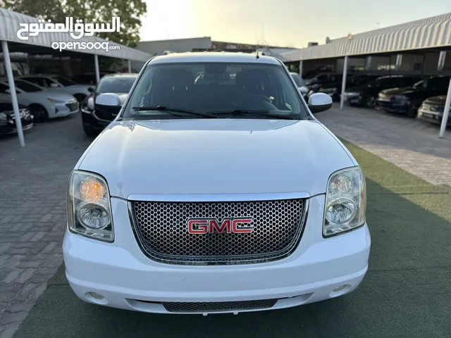 GMC YUKON SLE 2014 with a very good shape and large space for any family , don’t worry about safety