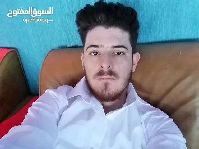 بحاجه الئ عمل