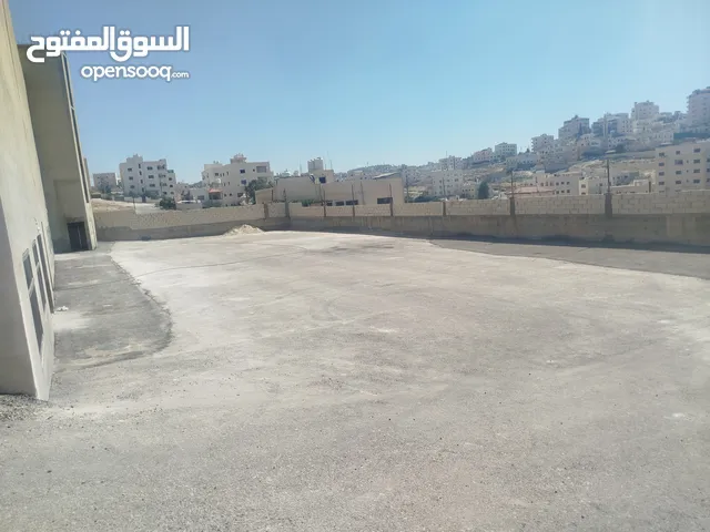 مستودعات 460 متر مع ساحة 1200 متر مرخصة مستودعات ارتفاع 6 متر