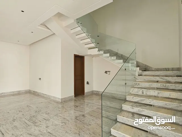319 m2 5 Bedrooms Villa for Sale in Muscat Al-Hail