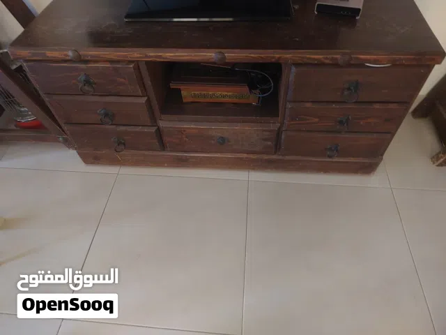 رفوف مع أدرج