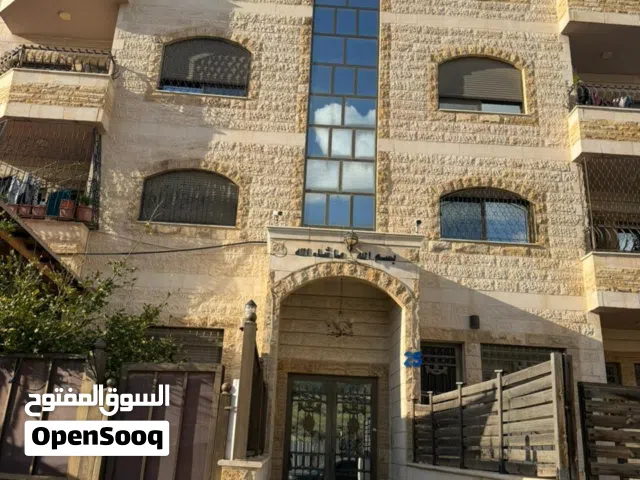 تملك شقة طابق ارضي في موقع مميز