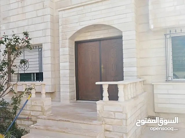 شقة أرضية مميزة للبيع في خلدا - خلف الموفنبيك وقرب لاكي 210م مع حديقة وترسات 80م