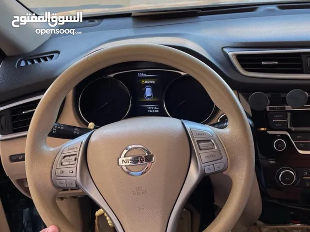 للبيع نيسان اكستريل 2015. 2.5L