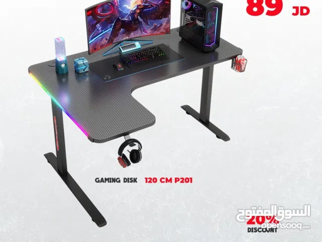 طاولة جيمنج مع اضاءة متينة جداً نوعية فاخرة