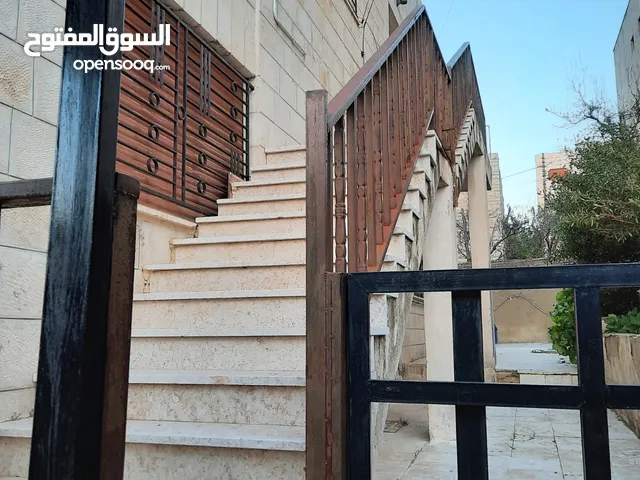 1020 m2 4 Bedrooms Villa for Sale in Amman Jubaiha