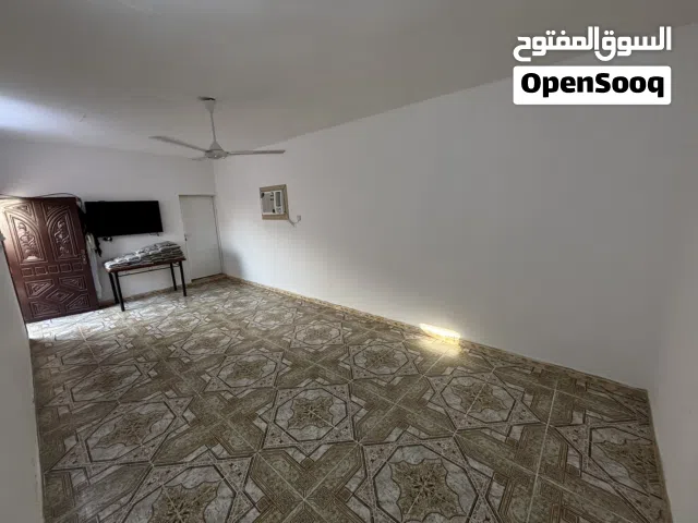 الي حاب يستثمر فلوسه لي الزمان العقار هو الأمان للبيع منزل صغير و جميل في منطقه ممتازه