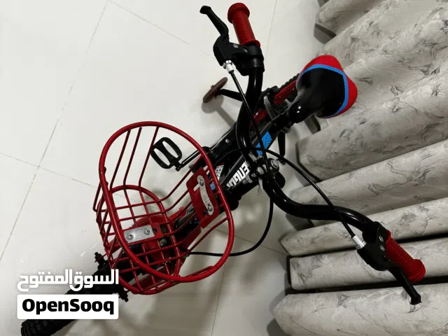 سياكل أطفال استخدام ممتاز ونظيف