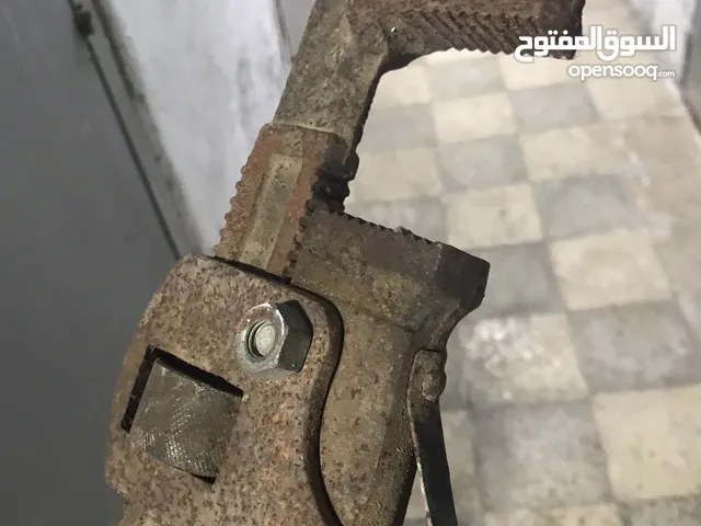 مفتاح مواسير مستعمل
