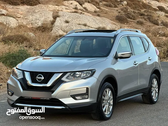 نيسان اكسترل 2018 عداد قليل 72 الف فحص كامل فل كامل اعلى تصنيف وارد شركه بسطامي مالك اول