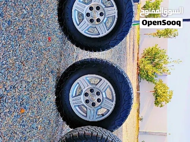 للبيع رنجات مع اطارات جي ام سي سيرا وسلفرادو