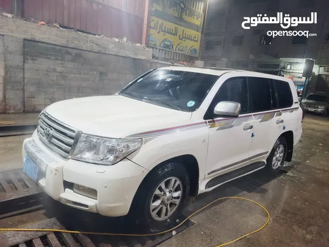 Used Toyota Land Cruiser in Aden