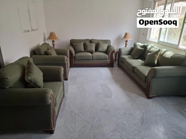 طقم كنب 1 طقم كنب2 غرفتين نوم غساله مجمده طاوله سفره مع 2خزانات