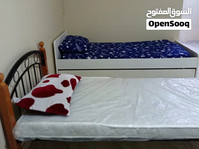 اسرة مفردة نظيفة لللبيع