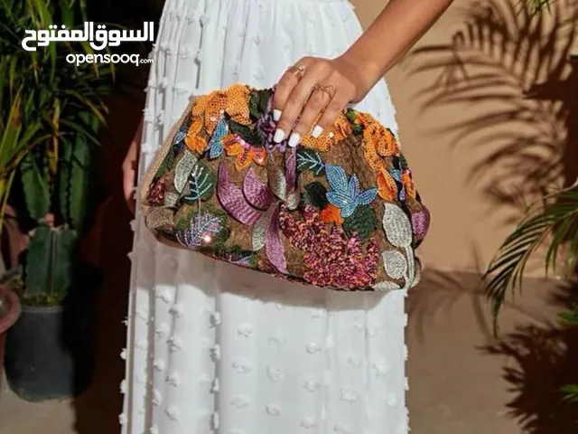 شنطة يد أنيقة كلوتش صيفية مطرزة بالورد  Luxury bag, Flower Decor Clutch