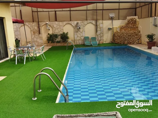 شاليه مع بركه سباحه للترفيه اليومي