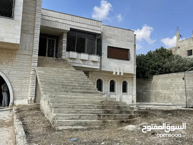 900 m2 More than 6 bedrooms Villa for Sale in Amman Naour