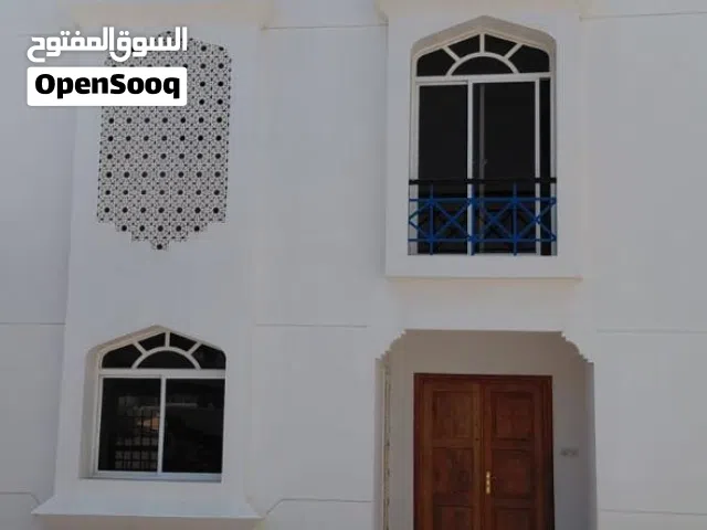 Villa for rent, three rooms, three bathrooms, 2 kitchens فلا في مدينة السلطان قابوس الايجار 320