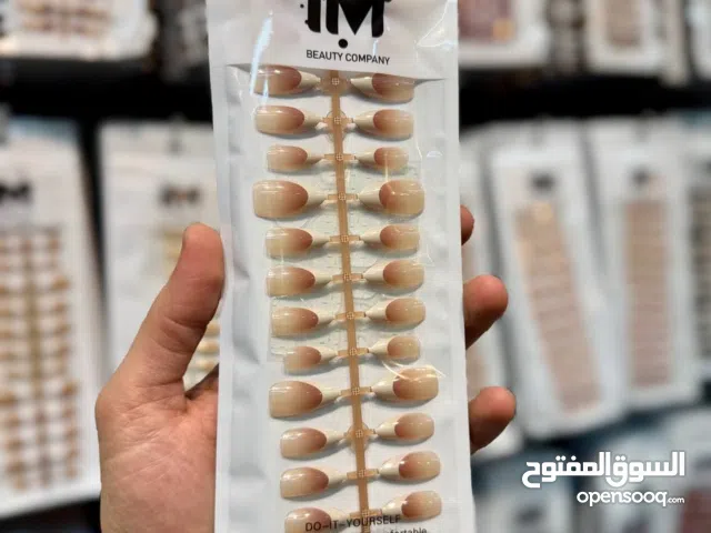 اضافر من ماركة im ٫قوية وبديلة للاكرلك الطبيعي