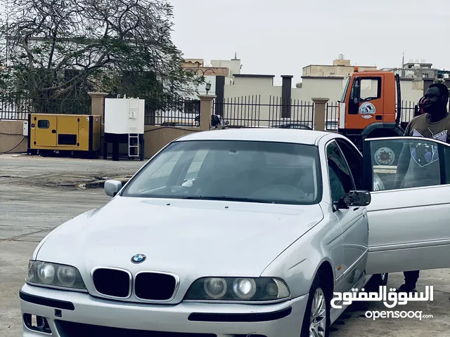 خامسة BMW 525i