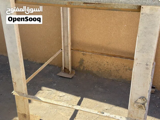 قاعدة خزان حديد ثقيل