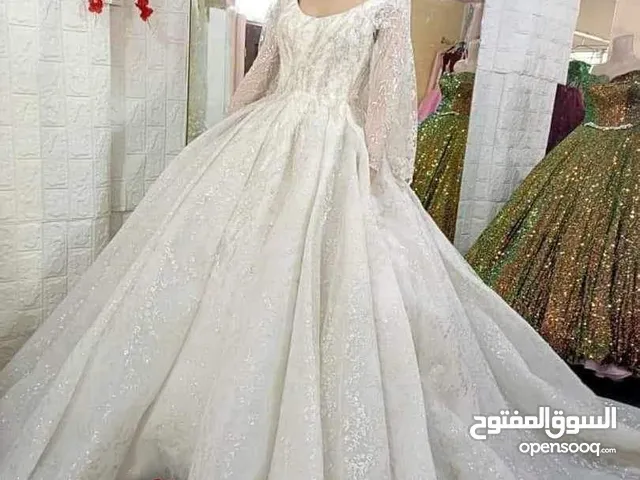 2 فستان زفاف غير ملبوس