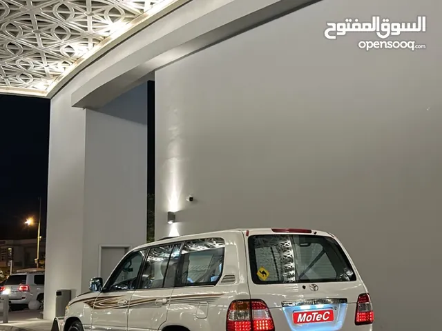 Toyota Land Cruiser GXR in Northern Governorate