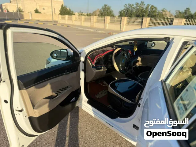 2017, هيونداي, النترا, Limited
