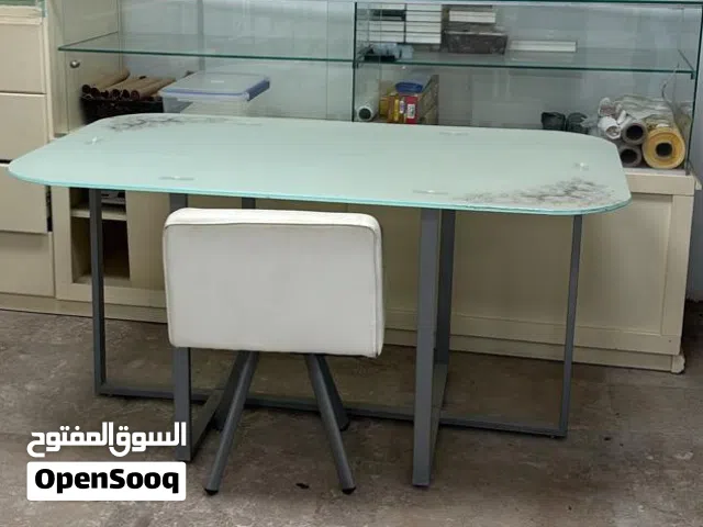 طاولة مع 6 كراسي بسعر 15 ريال