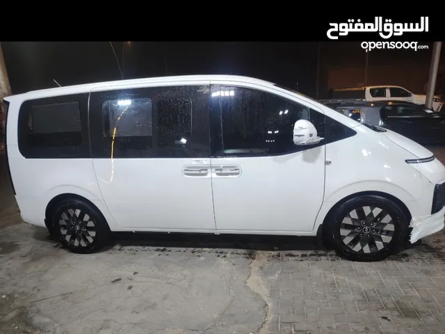 هونداي ستاريا موديل 2022 للبيع