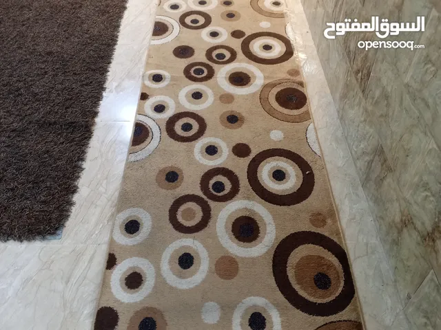 سجاده وشاشتين ومروحه ومكوى