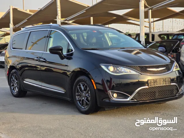 Used Chrysler Pacifica in Sharjah