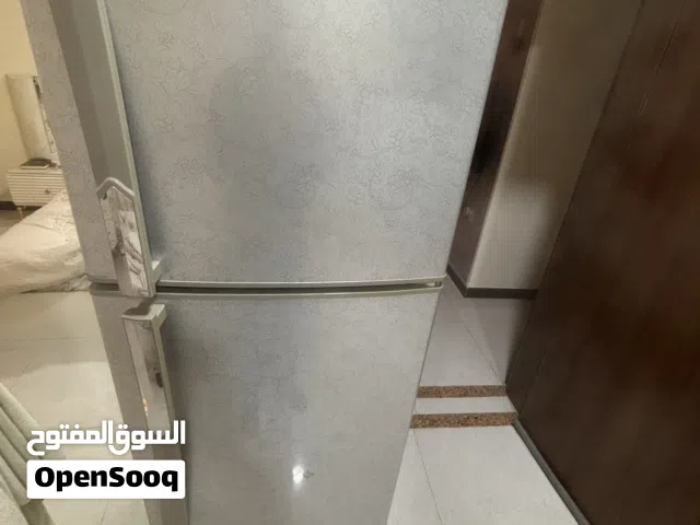 ثلاجة مستخدمه للبيع