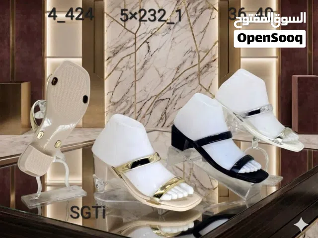 احذيه بلاستيك كعب قوي