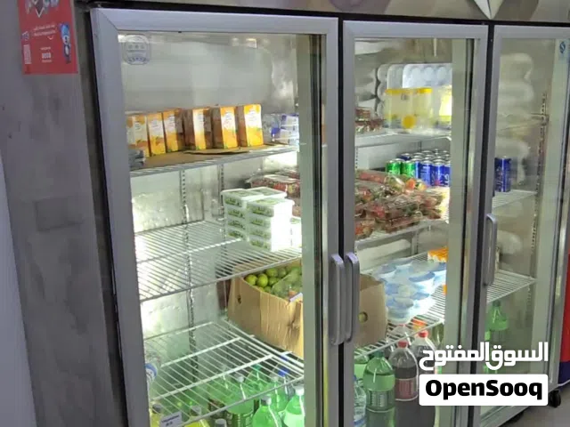 ثلاجة نظيفة شبه جديدة