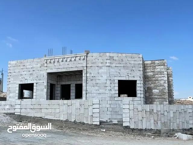 165 m2 4 Bedrooms Townhouse for Sale in Zarqa Al-Misfat st.