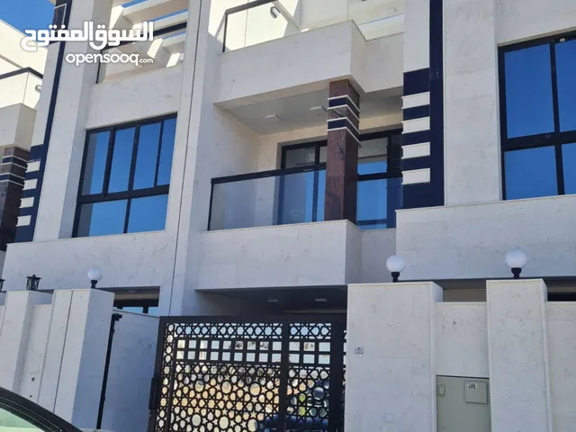 331m2 5 Bedrooms Villa for Sale in Ajman Al Alia