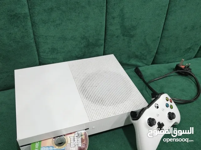 Xbox one s with gta v CD